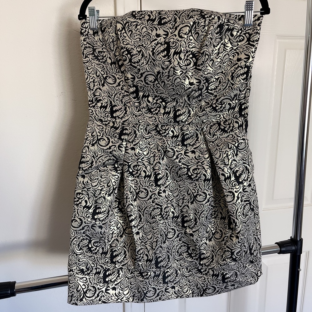 B DARLIN NWT Black And Gold Strapless Mini Dress.  Size 11/12